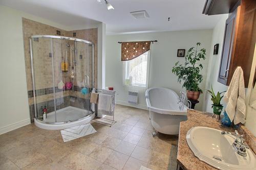 Bathroom - 402 Route Des Pionniers, Rouyn-Noranda, QC - Indoor Photo Showing Bathroom