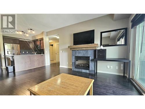 2142 Vasile Road Unit# 314, Kelowna, BC - Indoor Photo Showing Living Room With Fireplace