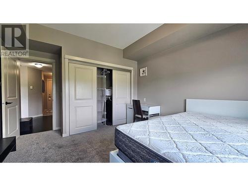 2142 Vasile Road Unit# 314, Kelowna, BC - Indoor Photo Showing Bedroom