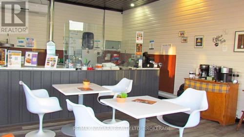 2 - 6119 Main Street, Niagara Falls (Dorchester), ON 