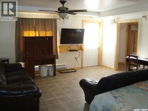 48 Main Street, Manor, SK - Indoor