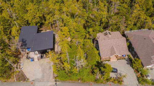 843 Lorne White Pl, Ucluelet, BC 