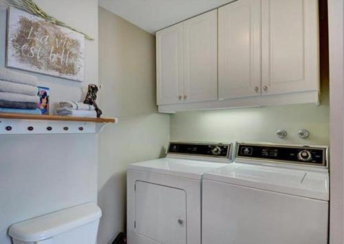 Bathroom - 1924  - 1926 Rue De Bergerville, Québec (Sainte-Foy/Sillery/Cap-Rouge), QC - Indoor Photo Showing Laundry Room