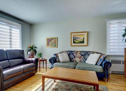 Living room - 1924  - 1926 Rue De Bergerville, Québec (Sainte-Foy/Sillery/Cap-Rouge), QC - Indoor Photo Showing Living Room