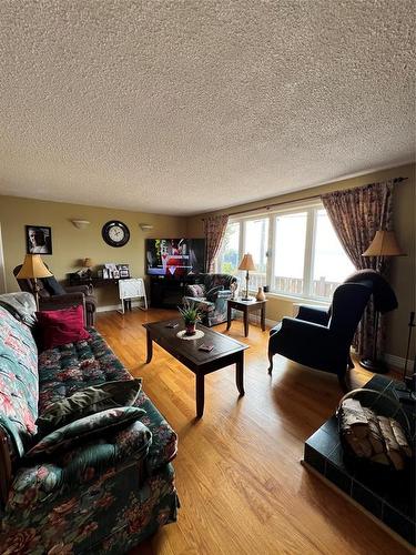 60 Main Road, Broad Cove, NL 