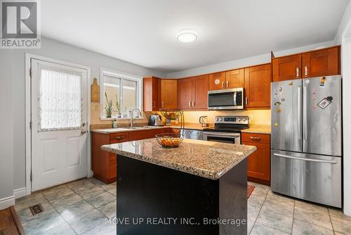 785 Pam Crescent, Newmarket, ON - Indoor Photo Showing Kitchen
