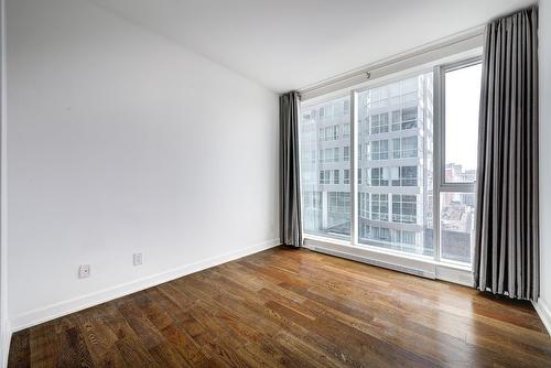 Chambre à coucher principale - 1011-1155 Rue De La Montagne, Montréal (Ville-Marie), QC - Indoor Photo Showing Other Room
