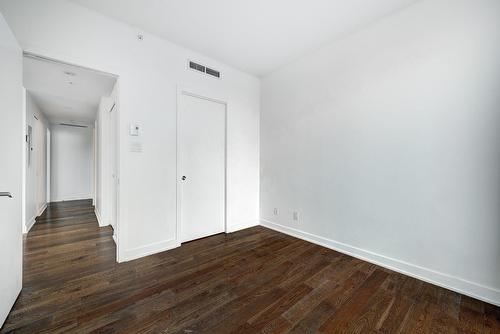 Chambre à coucher principale - 1011-1155 Rue De La Montagne, Montréal (Ville-Marie), QC - Indoor Photo Showing Other Room