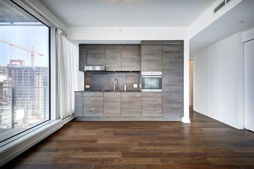 Cuisine - 1011-1155 Rue De La Montagne, Montréal (Ville-Marie), QC - Indoor Photo Showing Other Room
