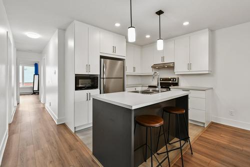 Cuisine - 301-60 Rue Chénier, Saint-Philippe, QC - Indoor Photo Showing Kitchen With Double Sink With Upgraded Kitchen