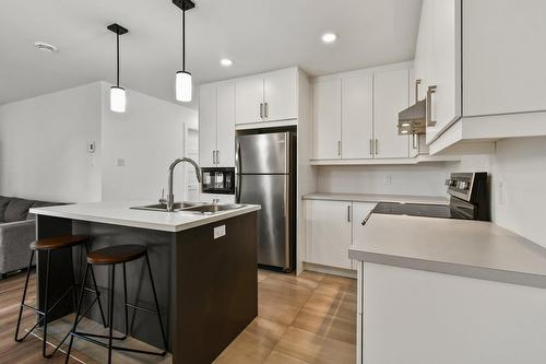 Cuisine - 301-60 Rue Chénier, Saint-Philippe, QC - Indoor Photo Showing Kitchen With Double Sink With Upgraded Kitchen