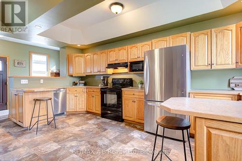 6355 Perth Rd 55 Line, West Perth (Logan), ON - Indoor Photo Showing Kitchen