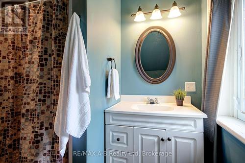 6355 Perth Rd 55 Line, West Perth (Logan), ON - Indoor Photo Showing Bathroom