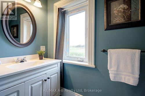 6355 Perth Rd 55 Line, West Perth (Logan), ON - Indoor Photo Showing Bathroom