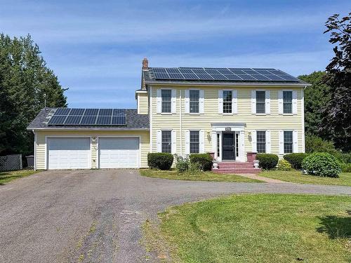 14 Royalty Road  Charlottetown, PE C1E 1T8