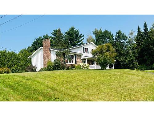 131 Riverside Dr, Woodstock, NB 