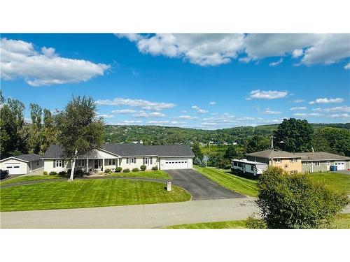 131 Riverside Dr, Woodstock, NB 