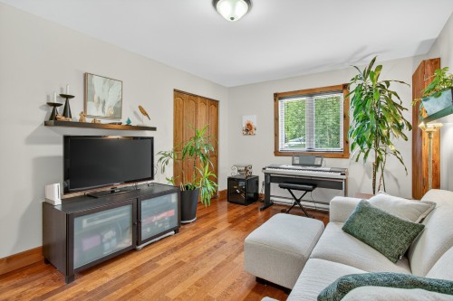 Boudoir - 126 Ch. Des Simoneau, Lac-Simon, QC - Indoor