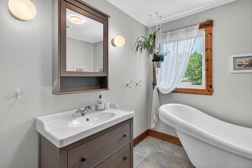 Bathroom - 126 Ch. Des Simoneau, Lac-Simon, QC - Indoor Photo Showing Bathroom