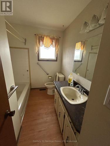 310 Albany Street, Fort Erie (Lakeshore), ON - Indoor Photo Showing Bathroom