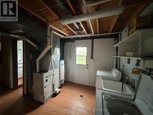 310 Albany Street, Fort Erie (Lakeshore), ON - Indoor Photo Showing Laundry Room