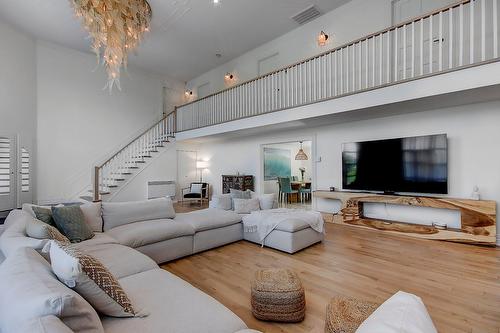 Overall view - 1080 Rue Ste-Thérèse, Saint-Jean-Sur-Richelieu, QC - Indoor Photo Showing Living Room