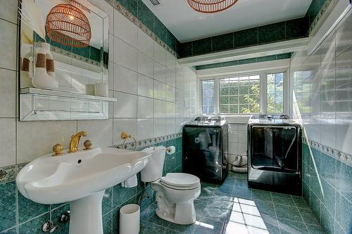 Powder room - 1080 Rue Ste-Thérèse, Saint-Jean-Sur-Richelieu, QC - Indoor Photo Showing Bathroom