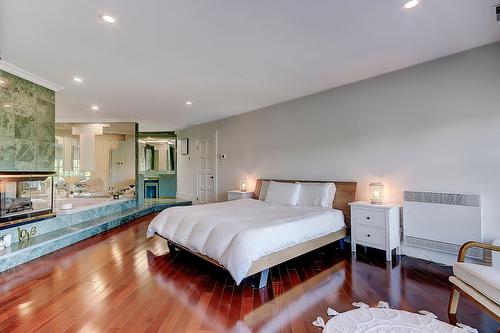 Primary bedroom - 1080 Rue Ste-Thérèse, Saint-Jean-Sur-Richelieu, QC - Indoor Photo Showing Bedroom