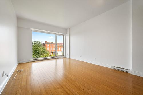 Salon - 701-801 Rue Sherbrooke E., Montréal (Le Plateau-Mont-Royal), QC - Indoor Photo Showing Other Room