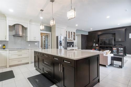 1180 Shuswap Street, Salmon Arm, BC - Indoor Photo Showing Kitchen With Upgraded Kitchen