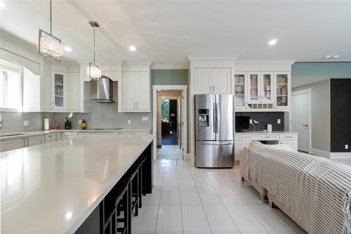1180 Shuswap Street, Salmon Arm, BC - Indoor Photo Showing Kitchen With Upgraded Kitchen
