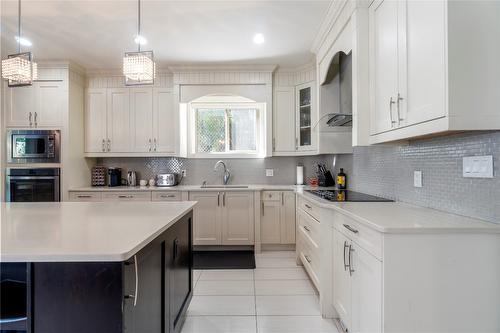 1180 Shuswap Street, Salmon Arm, BC - Indoor Photo Showing Kitchen With Upgraded Kitchen