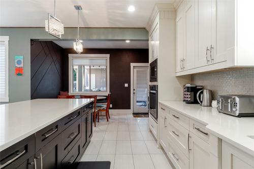 1180 Shuswap Street, Salmon Arm, BC - Indoor Photo Showing Kitchen