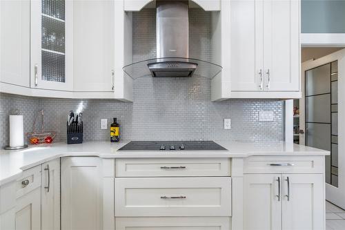 1180 Shuswap Street, Salmon Arm, BC - Indoor Photo Showing Kitchen With Upgraded Kitchen