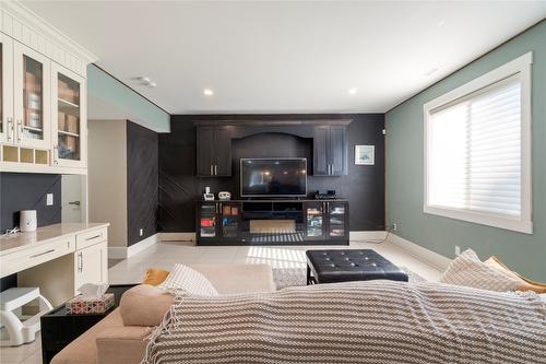 1180 Shuswap Street, Salmon Arm, BC - Indoor Photo Showing Other Room