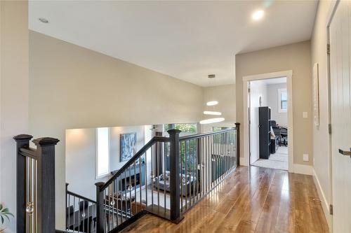 1180 Shuswap Street, Salmon Arm, BC - Indoor Photo Showing Other Room