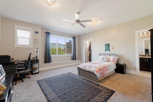 1180 Shuswap Street, Salmon Arm, BC - Indoor Photo Showing Bedroom