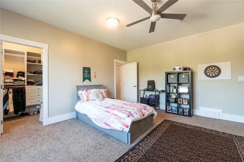 1180 Shuswap Street, Salmon Arm, BC - Indoor Photo Showing Bedroom