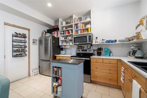 1180 Shuswap Street, Salmon Arm, BC - Indoor Photo Showing Kitchen