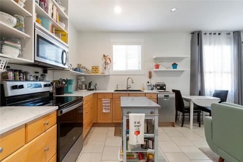 1180 Shuswap Street, Salmon Arm, BC - Indoor Photo Showing Kitchen