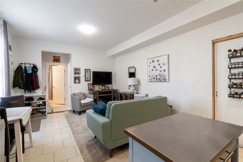 1180 Shuswap Street, Salmon Arm, BC - Indoor