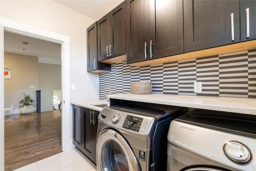 1180 Shuswap Street, Salmon Arm, BC - Indoor Photo Showing Laundry Room