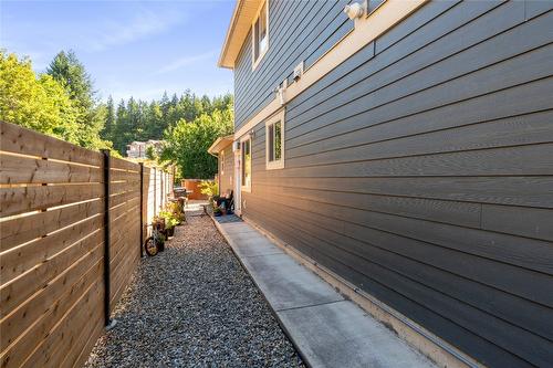 1180 Shuswap Street, Salmon Arm, BC - Outdoor With Exterior