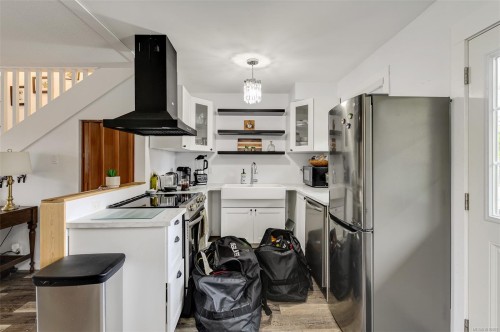 2031/2033 Melville Dr, Sidney, BC - Indoor Photo Showing Kitchen