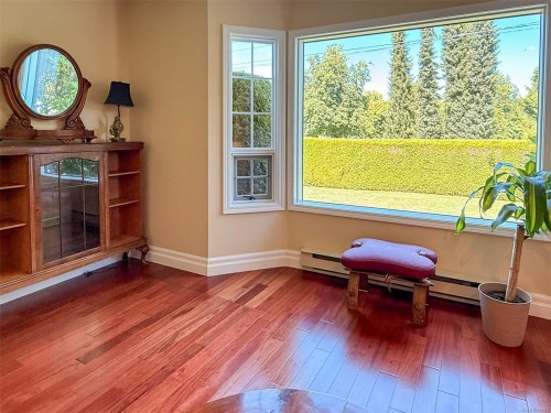 158 Crescent Rd East, Qualicum Beach, BC 