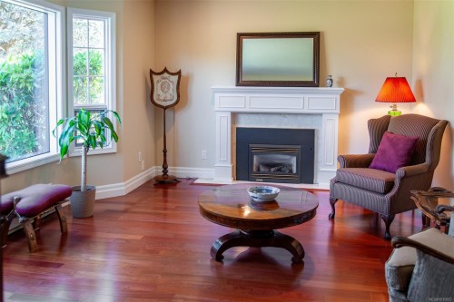 158 Crescent Rd East, Qualicum Beach, BC 