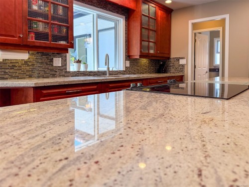 158 Crescent Rd East, Qualicum Beach, BC 