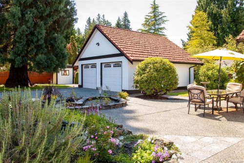 158 Crescent Rd East, Qualicum Beach, BC 