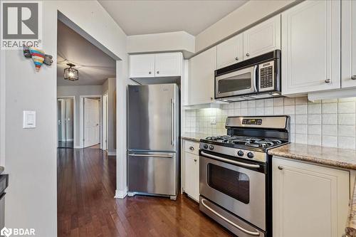 71 Bayberry Drive Unit# 212, Guelph, ON - Indoor Photo Showing Kitchen