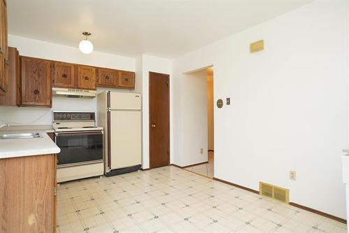 22 Price Dr, Winnipeg, MB 